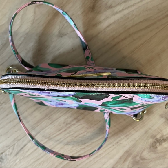 Steve Maden floral purse with gold tone hardware - Picture 7 of 11